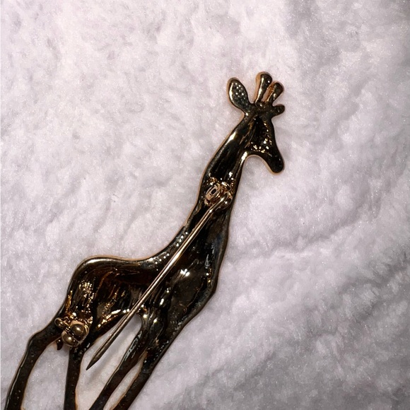 Golden Tone Giraffe Brooch Pendant - Picture 8 of 10